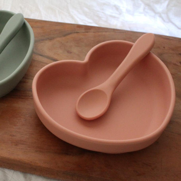 US stockist of Foxx & Willow's Peaches silicone heart shaped plate with matching spoon.  Made from BPA free silicone, dishwasher and microwave safe.