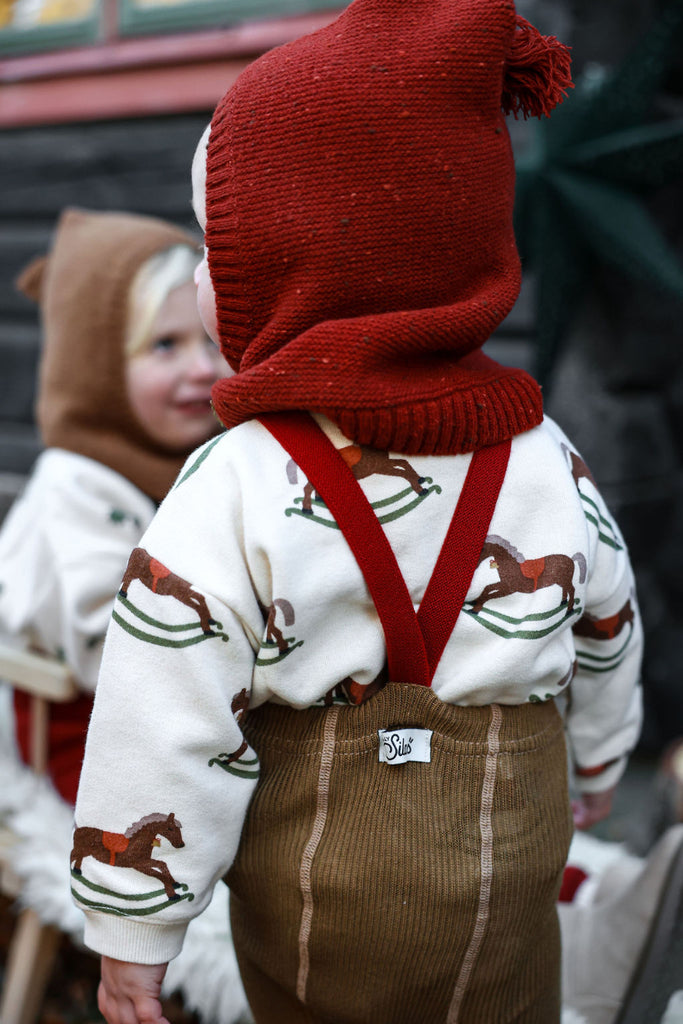 US stockist of Silly Silas' Christmas Edition footed cotton tights in Acorn Brown with Maple Leaf braces