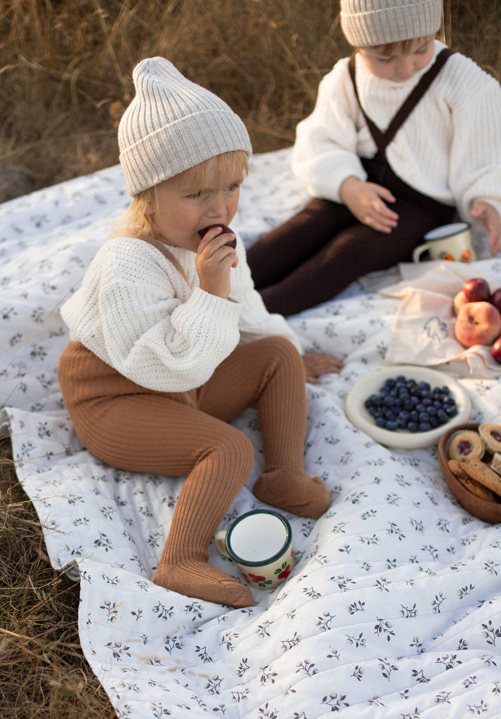 US stockist of Silly Silas' Cappucino Wooly footed tights