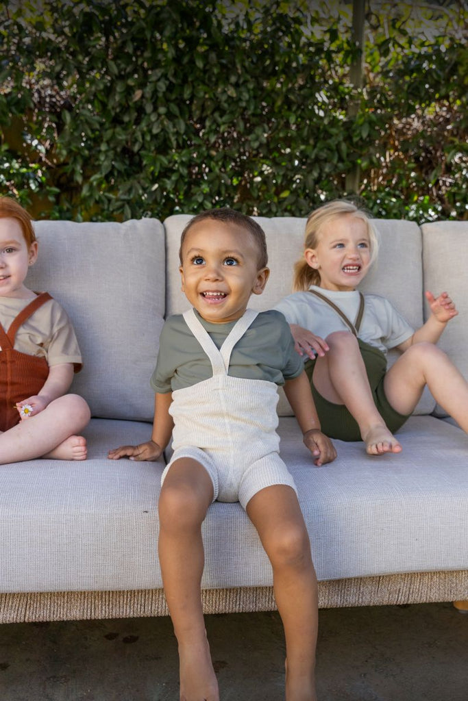 US stockist of Silly Silas' gender neutral shorty tights in cream blend.  Made from organic cotton.