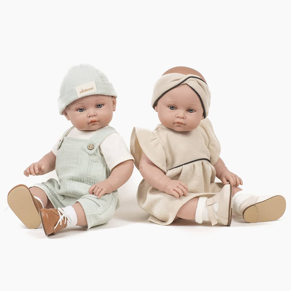 US stockist of Minikane's gender neutral lace up Derby shoes in Caramel.  For Bambini dolls.