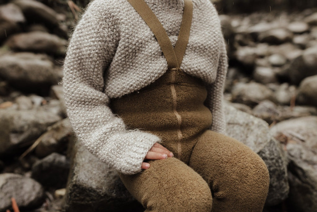 US stockist of Silly Silas' gender neutral, Teddy footless tights in Acorn Brown.