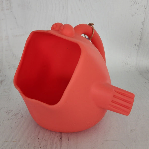 US stockist of Scrunch's silicone beach scoop in Coral