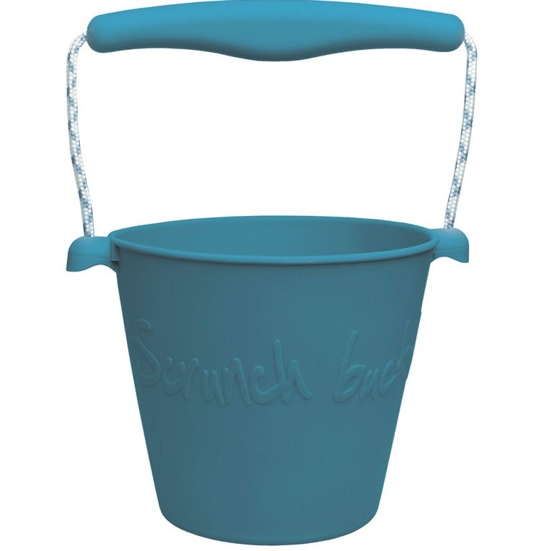US stockist of Scrunch's blue bucket.  Made from non-toxic, food grade silicone with a rope handle.
