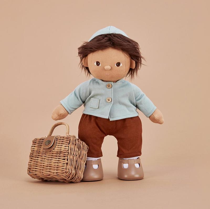US stockist of Olli Ella's gender neutral Dinkum Doll Play Set. Features light blue hooded jacket with wooden buttons and seperate rust colored pants.