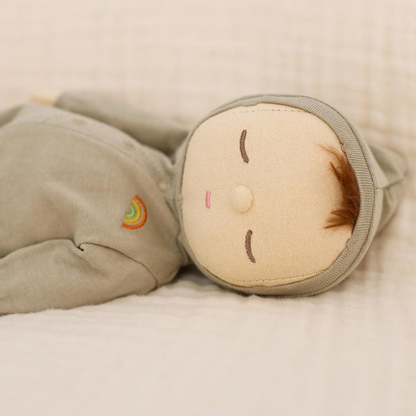 US stockist of Olli Ella's gender neutral, Pickle Dozy Dinkum.  Features tuft of red hair with non removable hooded light green onesie.