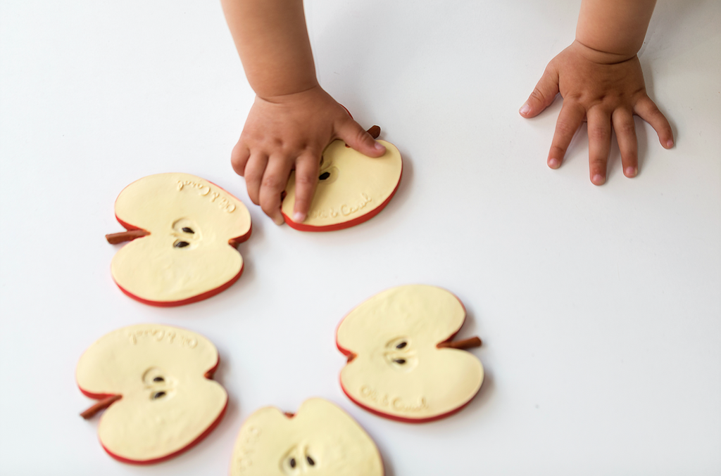 US stockist of Oli & Carol's Pepita the Apple teether/bath toy. Made from 100% natural sustainable rubber with no holes.
